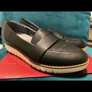 Dr Scholl’s black moccasins